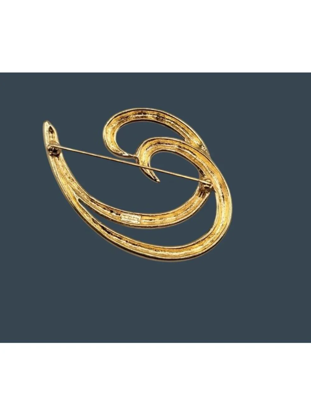 Trifari Brooch 1980s Curved Swirl Pin Large Smooth Gold Tone Metal Vintage